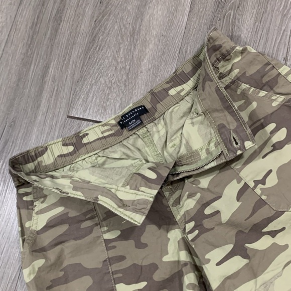 Social Standard by Sanctuary Roll Cuff Camouflage Stretch Cotton Shorts size S - Picture 7 of 10